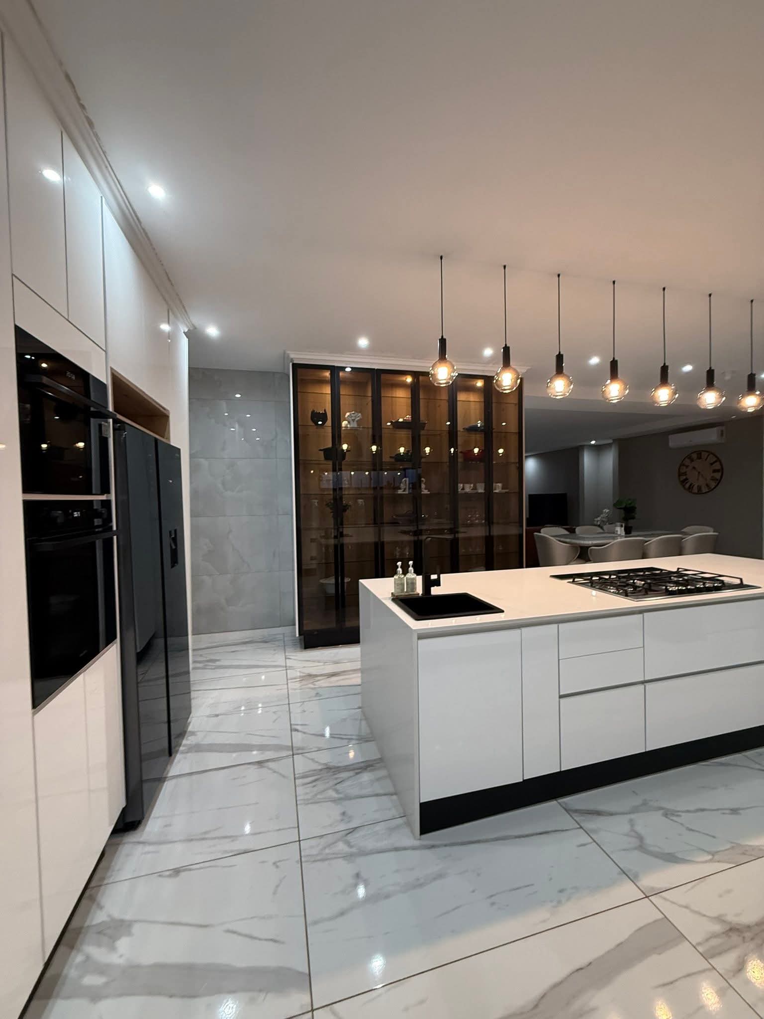 Modern Kitchen Makeover – From Dated to Dream
